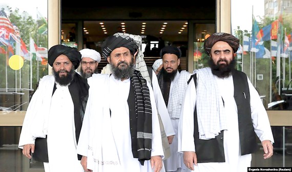 Một phái đoàn Taliban trong cuộc gặp với quan chức cấp cao Chính phủ Afghanistan vào tháng 5-2019 tại Nga