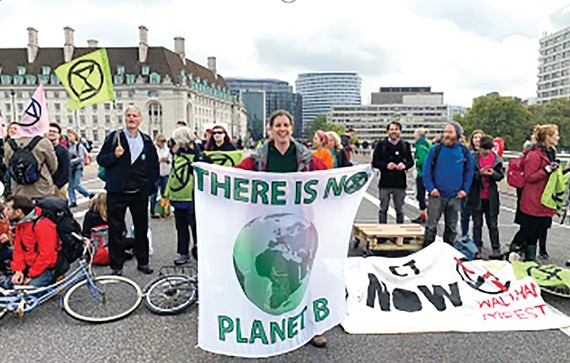 Các nhà khoa học Anh tuần hành ủng hộ các biện pháp giảm tác động của biến đổi khí hậu