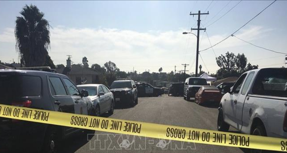 Cảnh sát phong tỏa hiện trường vụ xả súng ở California. Ảnh: TTXVN