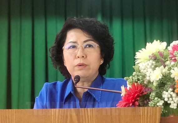 Chủ tịch Ủy ban MTTQ Việt Nam TPHCM Tô Thị Bích Châu phát biểu tại buổi tiếp xúc cử tri. Ảnh: hcmcpv