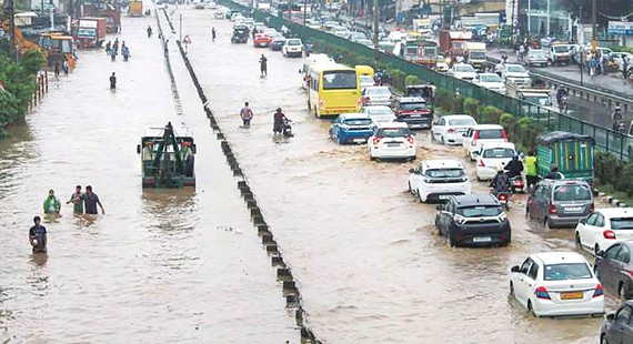 Ngập lụt tại đường cao tốc Delhi-Gurgaon