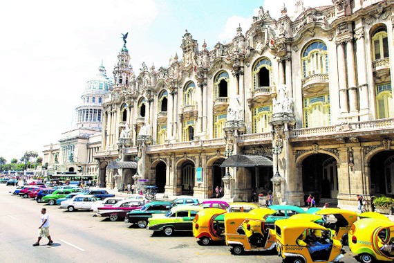 Khu phố cổ Havana - địa điểm du lịch nổi tiếng ở thủ đô La Habana của Cuba 