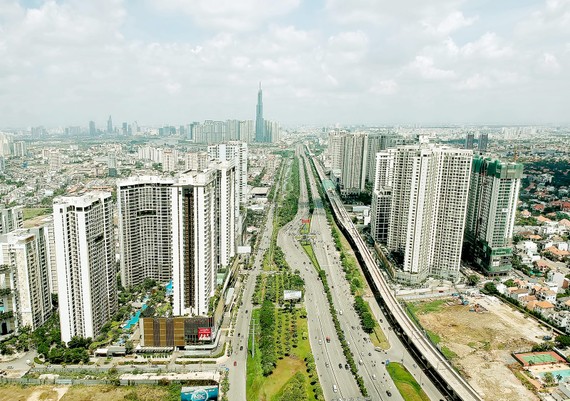 Các chung cư mới dọc tuyến metro Bến Thành - Suối Tiên. Ảnh: CAO THĂNG
