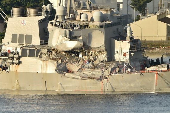 The USS Fitzgerald destroyer after the collision (Photo: AFP/VNA)