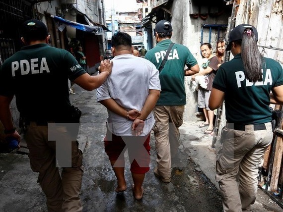 Philippine President Rodrigo Duterte is likely to put the Philippine National Police (PNP) in charge of the drug war again instead of the Philippines Drug Enforcement Agency (PDEA). (Photo: EPA/VNA)