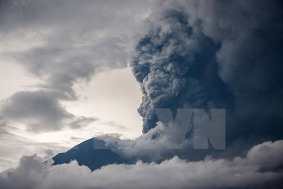Agung volcano in Bali resort island of Indonesia (Photo: Xinhua/VNA)