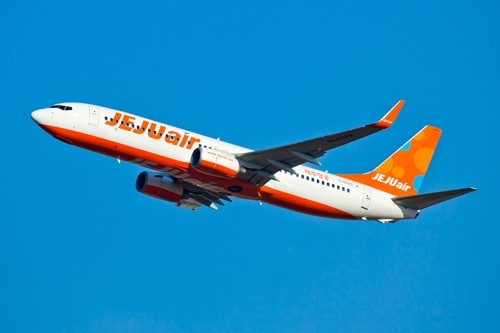 A Jeju Air B737-800 passenger jet takes off from an airport in this undated file photo. (Yonhap)