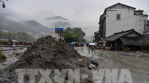 Lở bùn sau mưa lớn tại khu tự trị thuộc tỉnh Tứ Xuyên, Trung Quốc ngày 21/8/2019. Ảnh: THX/TTXVN
