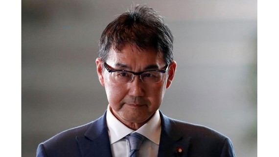 Hai bộ trưởng Nhật Bản liên tiếp từ chức