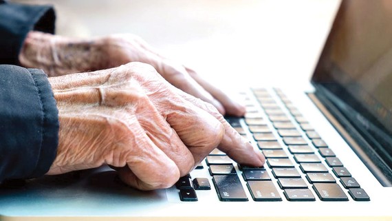 Bồ Đào Nha hướng đến mục tiêu xoá mù công nghệ cho người cao tuổi