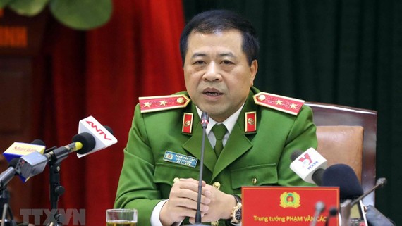 Trung tướng Phạm Văn Các, Cục trưởng Cục Cảnh sát điều tra tội phạm về ma túy thông tin cho phóng viên báo chí. Ảnh: Doãn Tấn/TTXVN