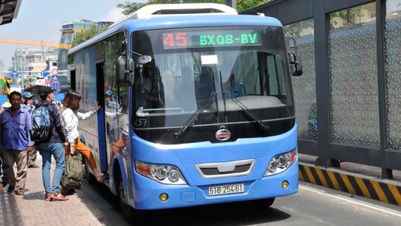 Sử dụng xe buýt CNG giảm phát thải khí nhà kính tại TPHCM. Ảnh: THÀNH TRÍ