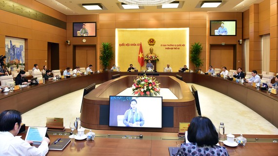 Chủ tịch Quốc hội Nguyễn Thị Kim Ngân phát biểu tại phiên họp khai mạc. Ảnh VIẾT CHUNG