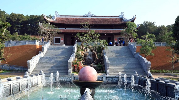 Đền Chung Sơn, thờ gia tiên Chủ tịch Hồ Chí Minh tại xã Kim Liên, huyện Nam Đàn, tỉnh Nghệ An. Ảnh: TTXVN