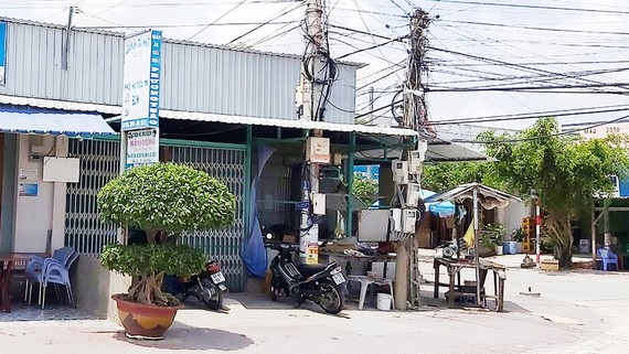 2 trong 7 kiốt, UBND xã Nguyễn Việt Khái xây cho thuê trái quy định trên phần đất thu hồi của dân