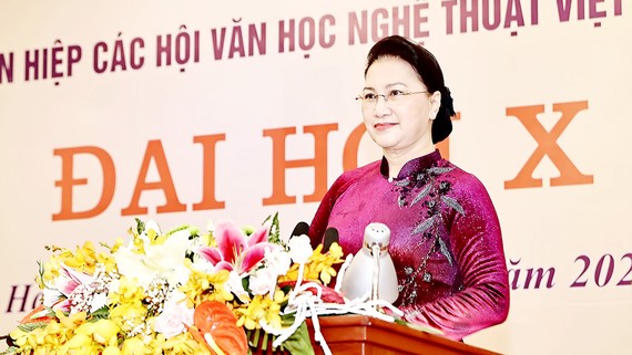Chủ tịch Quốc hội Nguyễn Thị Kim Ngân phát biểu tại đại hội