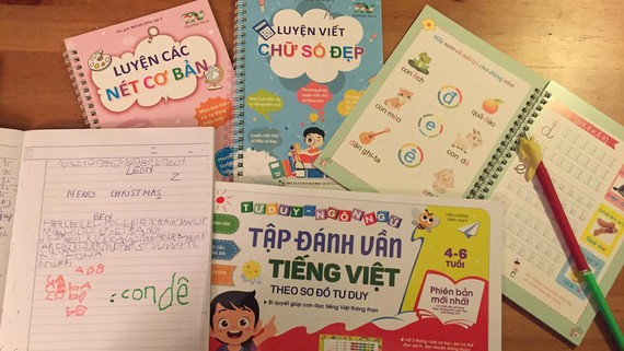 Một số đầu sách trong Cùng con đọc sách Việt