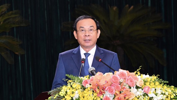 Bí thư Thành ủy TPHCM Nguyễn Văn Nên phát biểu tại buổi họp mặt. Ảnh: VIỆT DŨNG