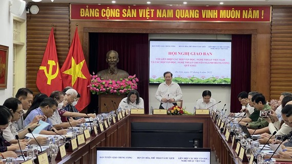 Hội nghị giao ban với Liên hiệp Các hội văn học nghệ thuật Việt Nam và các Hội Văn học nghệ thuật chuyên ngành Trung ương quý 1. Ảnh: VOV