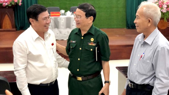 Chủ tịch UBND TPHCM Nguyễn Thành Phong: Kiên trì lập lại trật tự lòng lề đường