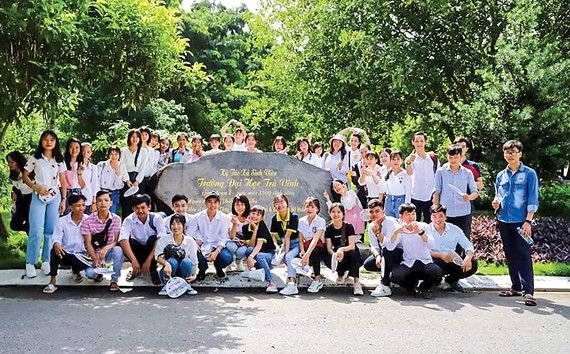 Nhiều bạn trẻ yêu thích môi trường học tập lý tưởng ở Trường Đại học Trà Vinh.