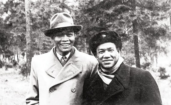 Hai danh tướng Nam Long và Trần Văn Trà (tại Liên Xô).