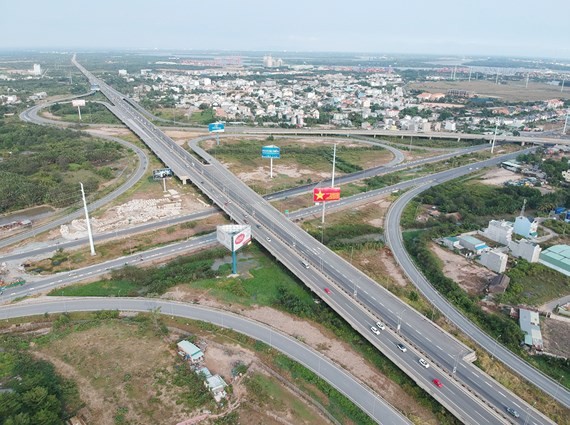 Khu vực giao nhau giữa đường Vành đai 2 và đường cao tốc TPHCM - Long Thành - Dầu Giây. Ảnh: CAO THĂNG