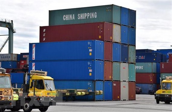 Hàng hóa Trung Quốc được xếp tại cảng ở Long Beach, California, Mỹ, ngày 27/2/2019. (Nguồn: THX/TTXVN)