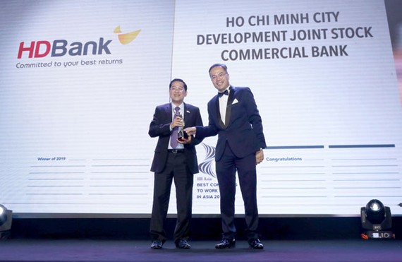 4 ngân hàng vào top những nơi làm việc tốt nhất châu Á