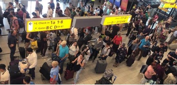 Tây Ban Nha: Hơn 100 chuyến bay tại Bacerlona bị hủy do đình công