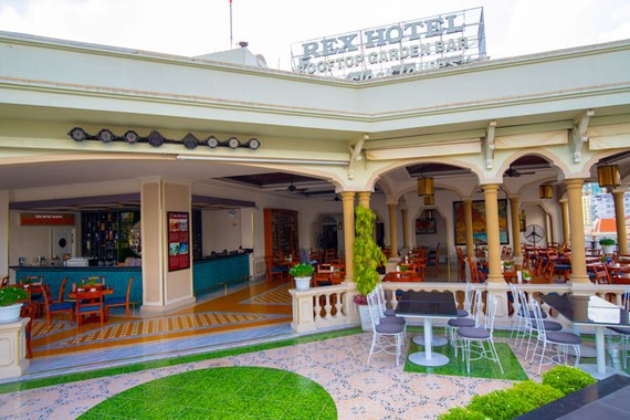 Rex Hotel Saigon mừng ngày Phụ nữ Việt Nam