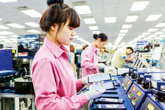 Dây chuyền sản xuất Samsung Việt Nam tại Thái Nguyên. Ảnh: VIẾt CHUNG
