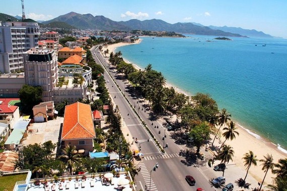 Bãi biển Trần Phú, Nha Trang.