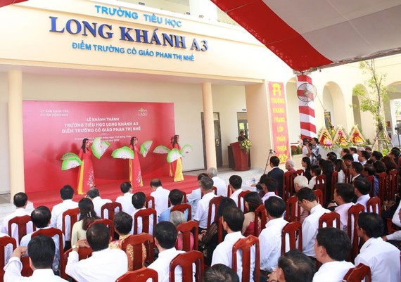 Quang cảnh trường tiểu học Long Khánh A3 – Điểm trường Cô giáo Phan Thị Nhế trong ngày khánh thành