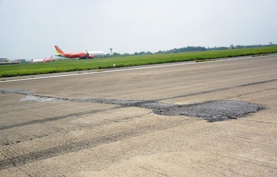 Chọn nhà thầu nâng cấp đường băng sân bay Nội Bài, Tân Sơn Nhất