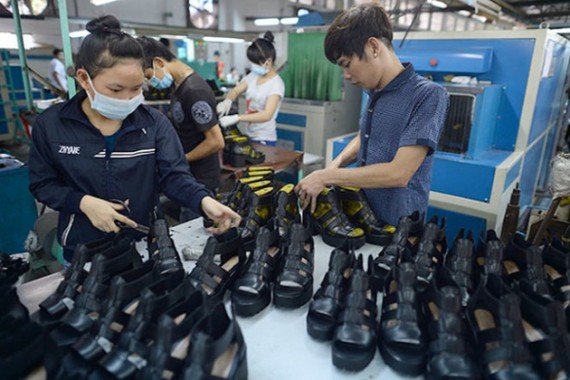 11 tháng năm 2020, sả‌n lượng giày dép da sản xuất ước đạt 265,6 triệu đôi, giảm 2,5% so với cùng kỳ năm 2019.