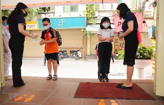 Học sinh trên địa bàn thành phố Hà Nội trở lại trường từ ngày 2/3