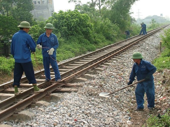 Hàng nghìn công nhân đường sắt đang bị chậm lương