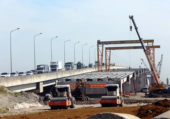 Dự án đường cao tốc Bắc-Nam: khó khắc phục tình trạng thiếu vật liệu xây dựng