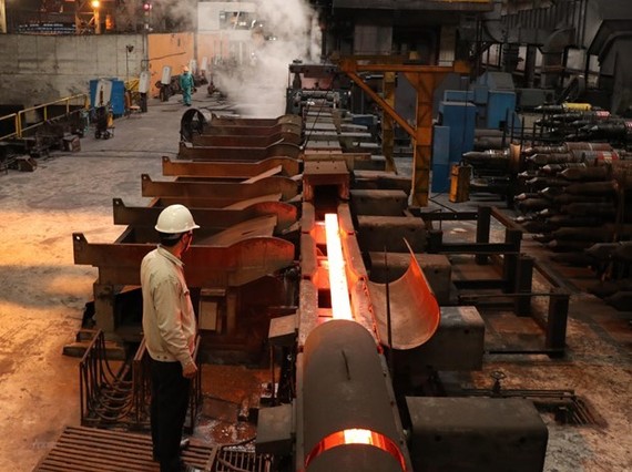 Dây chuyền cán thép tự động của Nhà máy cán thép Thái Trung, Công ty cổ phần gang thép Thái Nguyên. (Ảnh minh họa: Hoàng Nguyên/TTXVN)