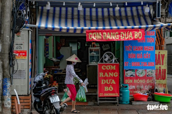 Các quán ăn ở Hà Nội có thể sẽ được mở cửa trở lại trong tuần tới - Ảnh: NAM TRẦN