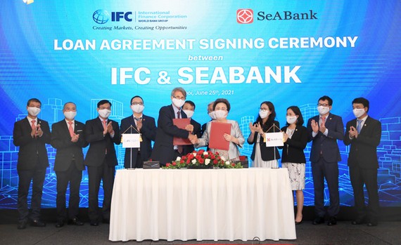 IFC cho SeABank vay 40 triệu USD hỗ trợ vốn cho DNNVV và doanh nghiệp do phụ nữ làm chủ