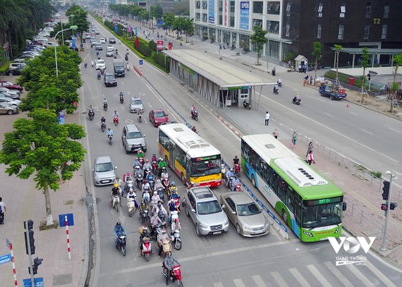 Tuyến buýt nhanh BRT: Hiệu quả không như kỳ vọng, để lại nhiều hệ lụy 