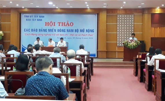 Quang cảnh hội thảo báo Đảng các tỉnh trong khu vực Đông Nam bộ