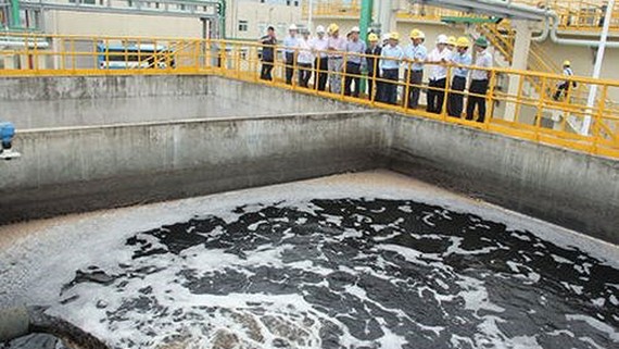 Đoàn công tác Bộ TNMT kiểm tra bể xử lý nước thải của Formosa 