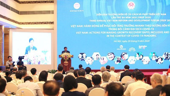 Bộ trưởng Bộ Kế hoạch và Đầu tư Nguyễn Chí Dũng phát biểu khai mạc Diễn đàn Cải cách và Phát triển Việt Nam 2020