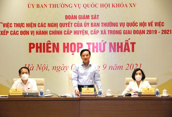 Phó Chủ tịch Quốc hội, Trưởng Đoàn giám sát Nguyễn Khắc Định chủ trì Phiên họp