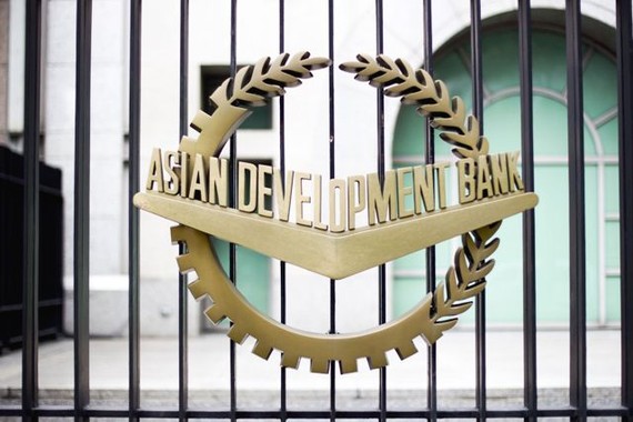 Ngân hàng Phát triển Châu Á được thành lập năm 1966, ADB thuộc sở hữu của 68 thành viên, trong đó có 49 thành viên trong khu vực