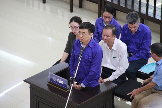 Ông Lê Bạch Hồng, nguyên Tổng Giám đốc Bảo hiểm Xã hội Việt Nam bị đề nghị từ 8-9 năm tù giam