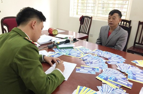 Cơ quan công an làm việc với đối tượng làm vé giả trận Việt Nam - Thái Lan